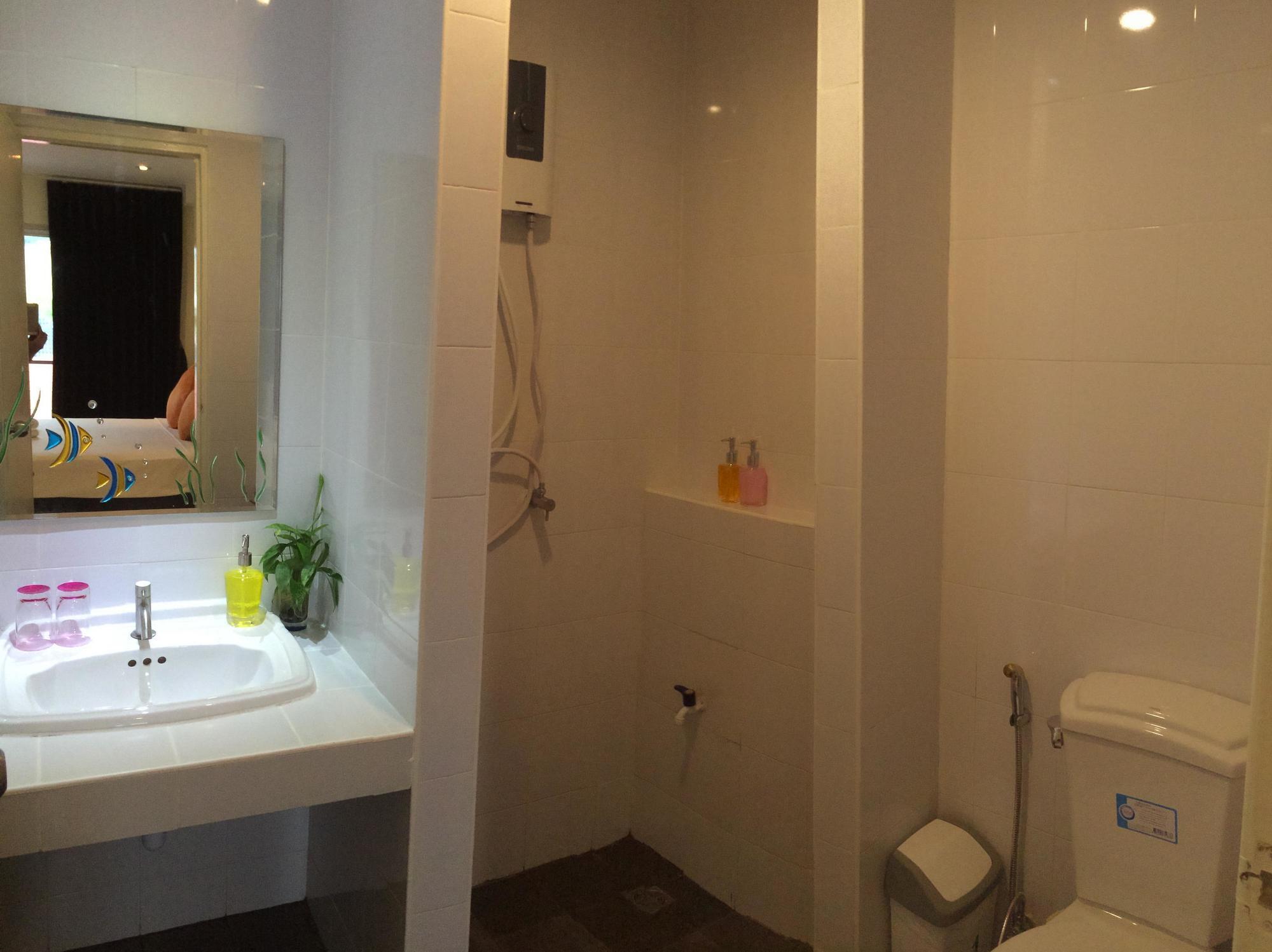 Apartamento Glitter House Phuket Exterior foto
