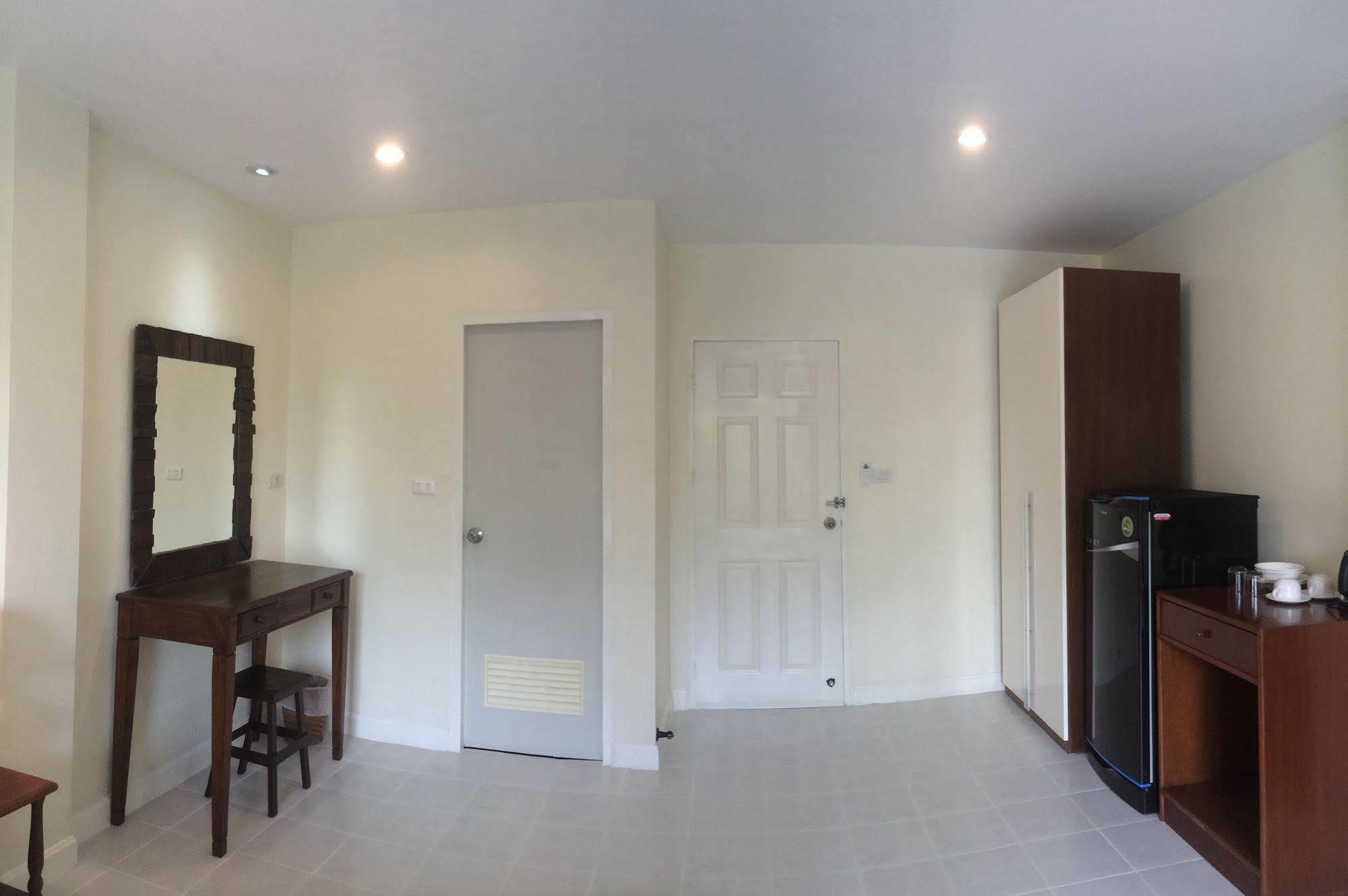 Apartamento Glitter House Phuket Exterior foto